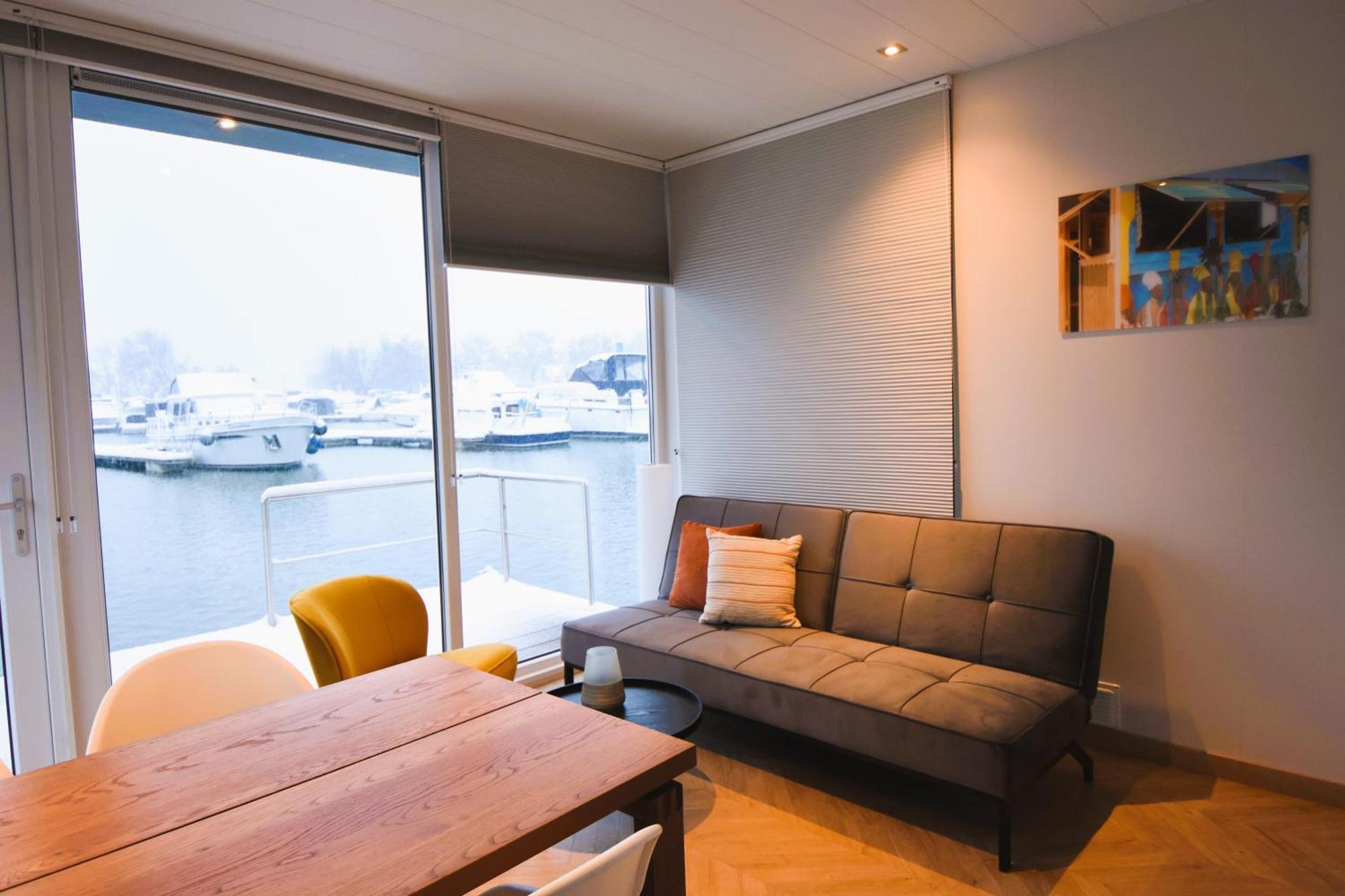 Houseboat Trinidad 호텔 마스트리흐트 외부 사진